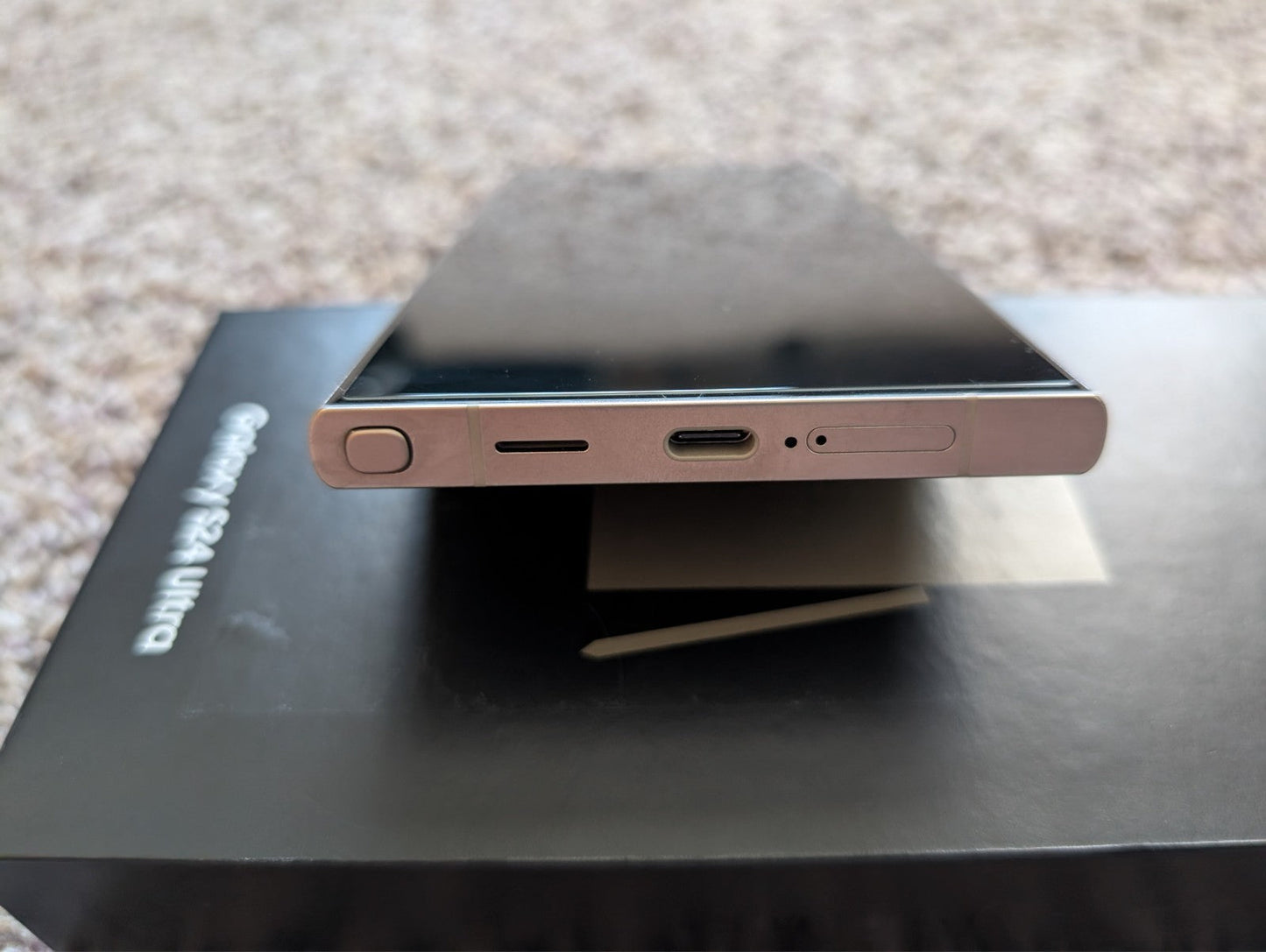 Excellent Condition Samsung Galaxy S24 Ultra 256 GB Titanium Gray Unlocked