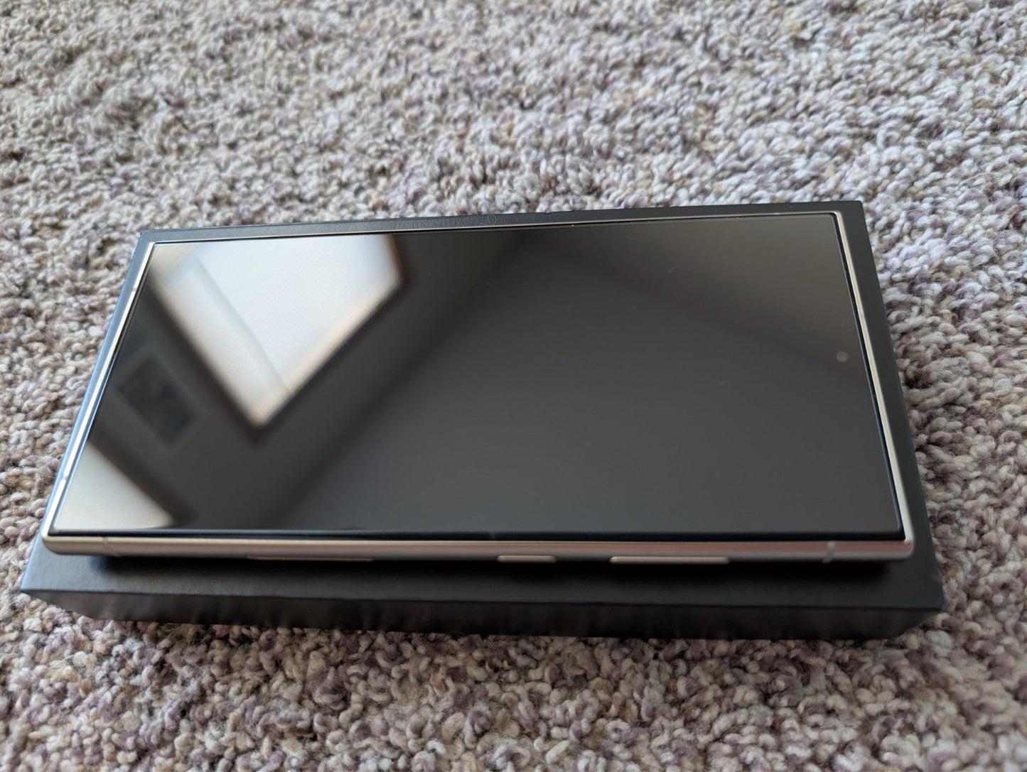 Excellent Condition Samsung Galaxy S24 Ultra 256 GB Titanium Gray Unlocked
