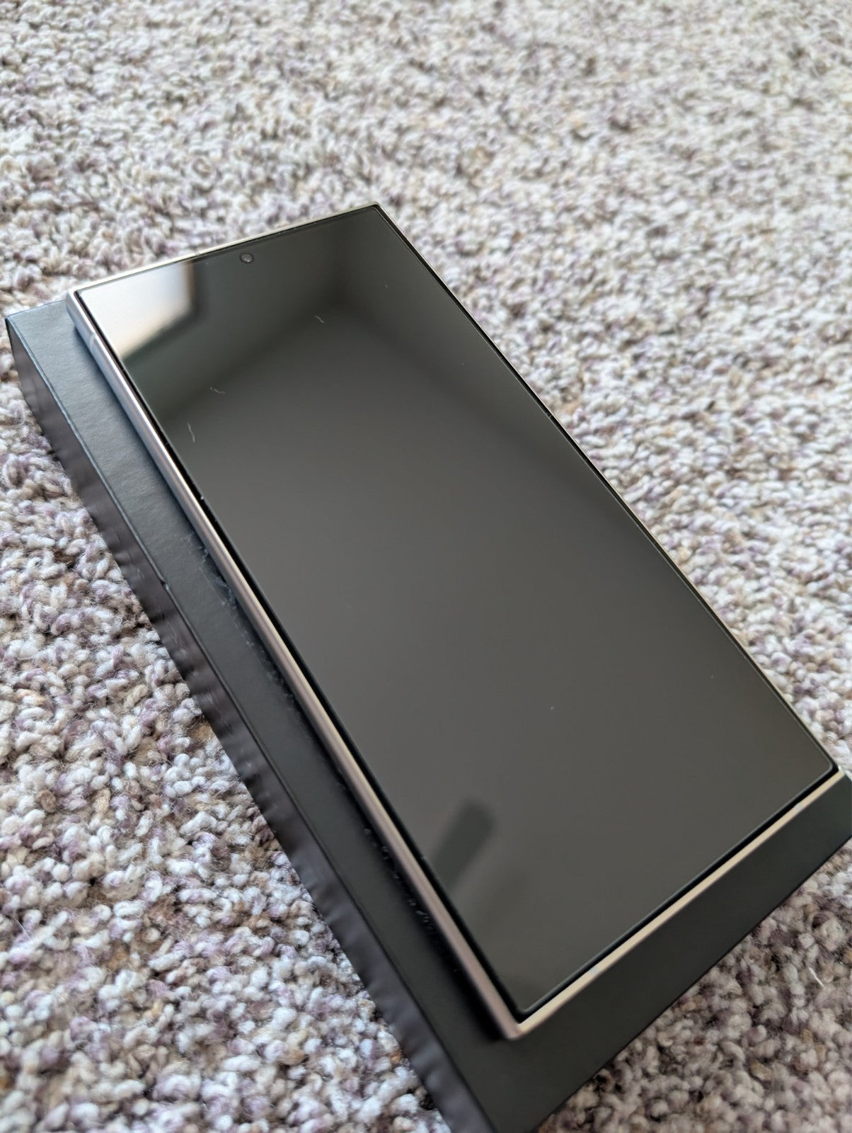Excellent Condition Samsung Galaxy S24 Ultra 256 GB Titanium Gray Unlocked
