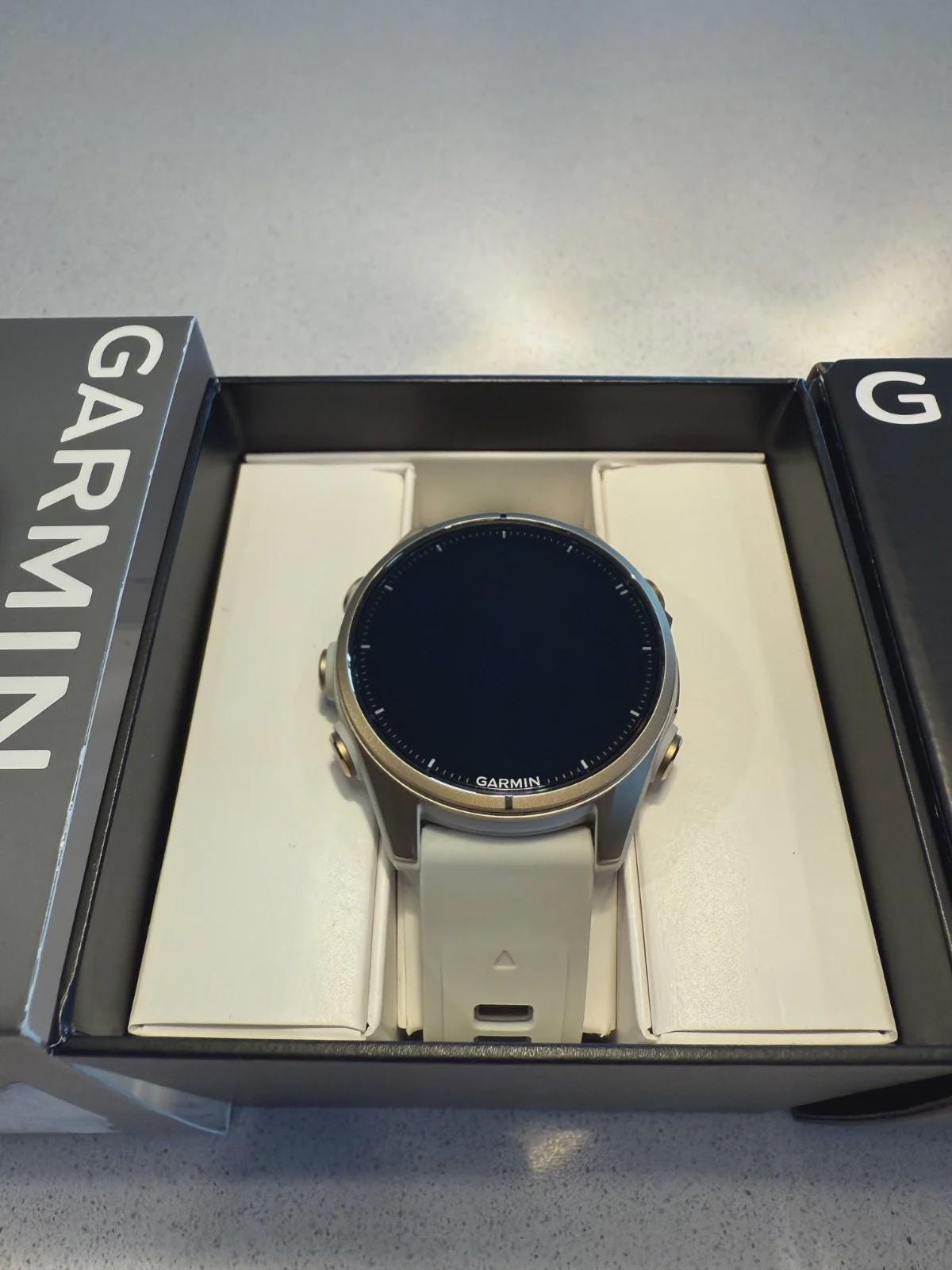 garmin fenix 8 amoled sapphire 43 mm compact rugged multisport gps smartwatch with speaker & mic
