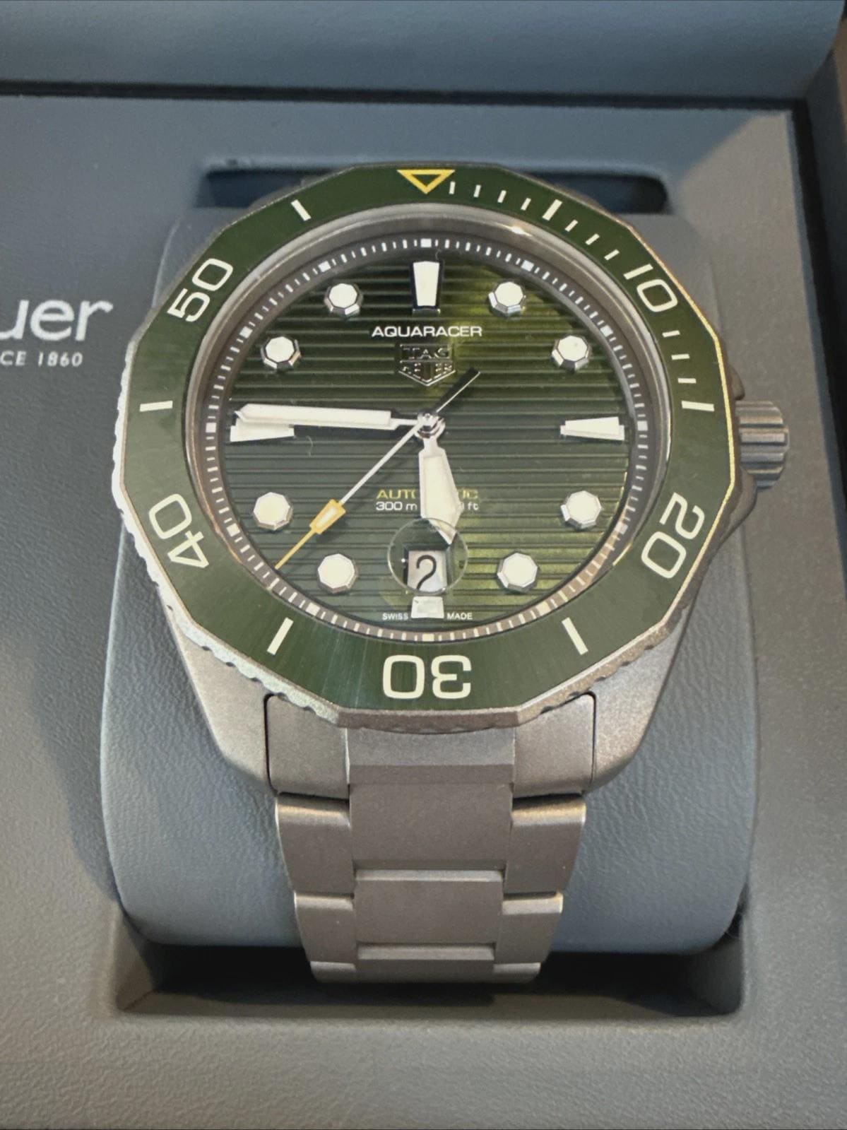 TAG Heuer Aquaracer Pro 300 Green 43mm Titanium Automatic Men Watch Original Box
