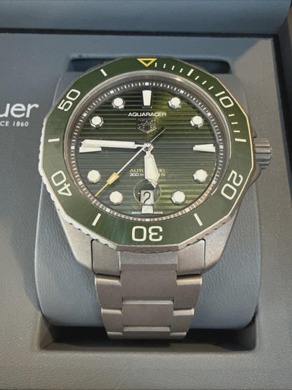 TAG Heuer Aquaracer Pro 300 Green 43mm Titanium Automatic Men Watch Original Box