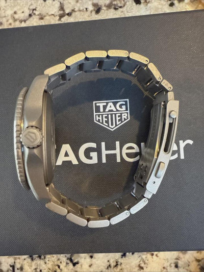 TAG Heuer Aquaracer Pro 300 Green 43mm Titanium Automatic Men Watch Original Box